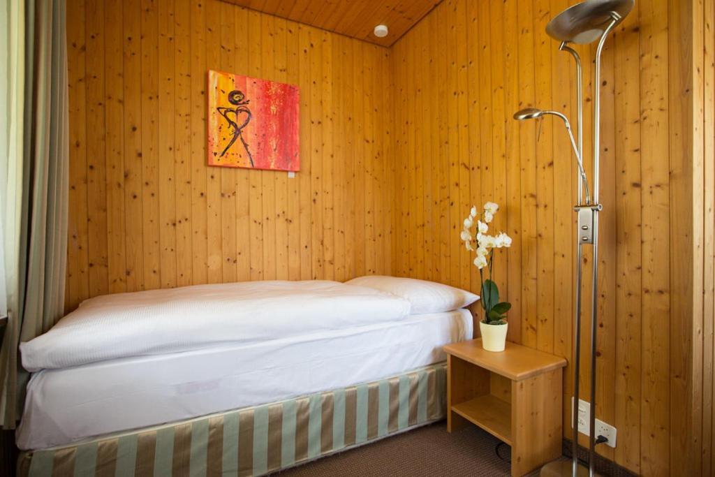 Sonnegg Hotel Zweisimmen Pokoj fotografie